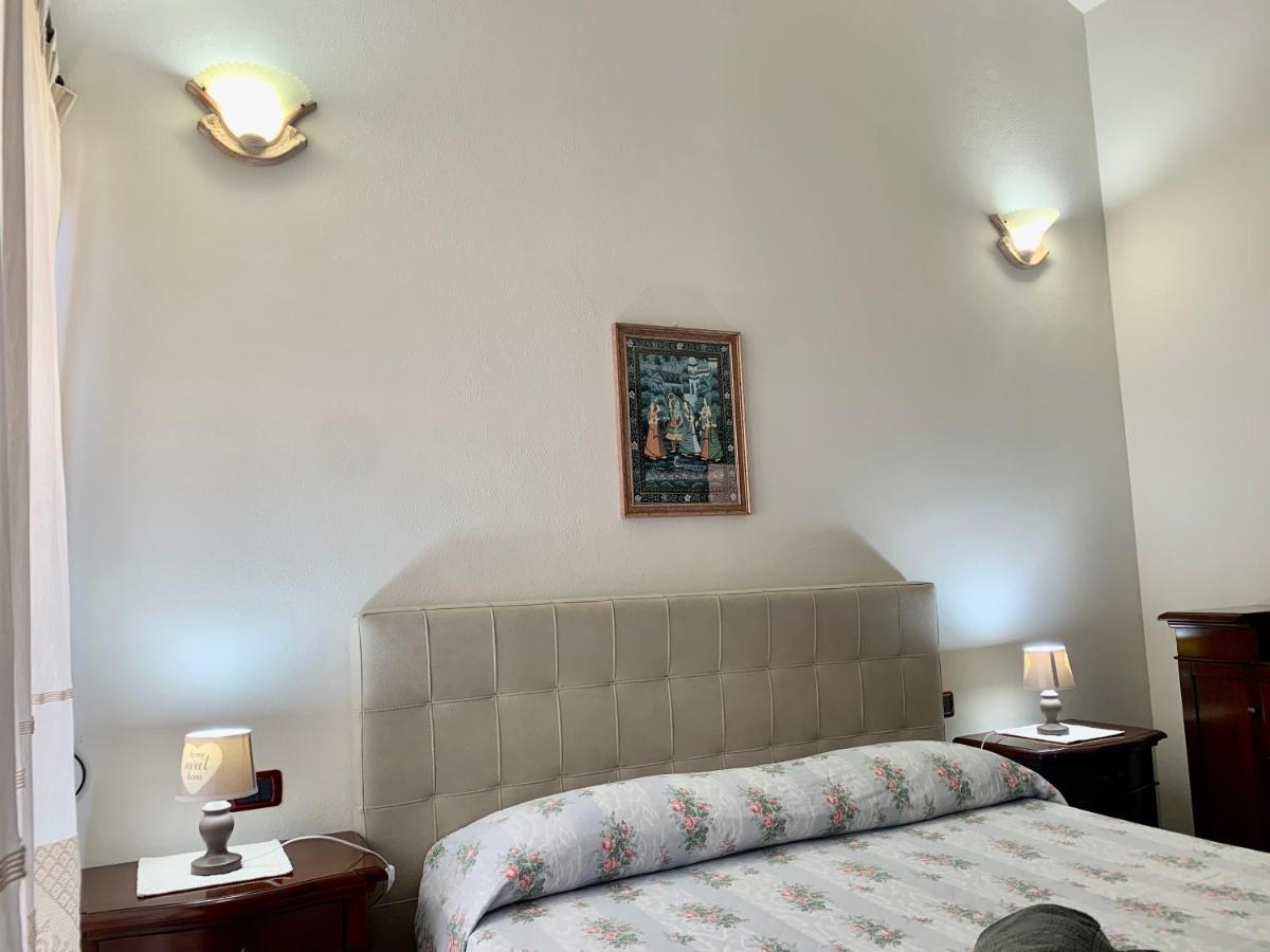 Casa Vacanza V&G Domus De Maria Ngoại thất bức ảnh