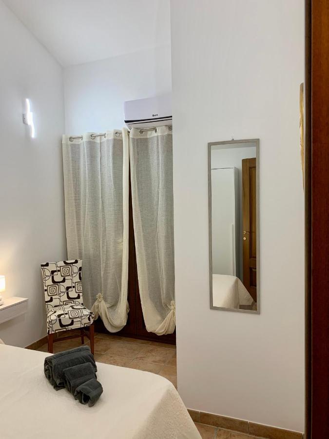 Casa Vacanza V&G Domus De Maria Ngoại thất bức ảnh