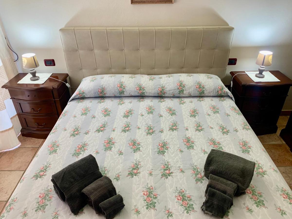 Casa Vacanza V&G Domus De Maria Ngoại thất bức ảnh